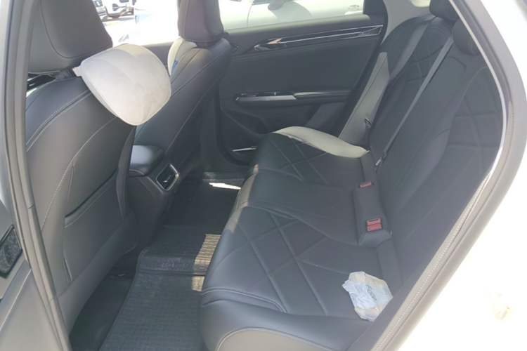 Used Geely Galaxy L6 2024 125km PLUS Dragon Edition Left Rear Seat