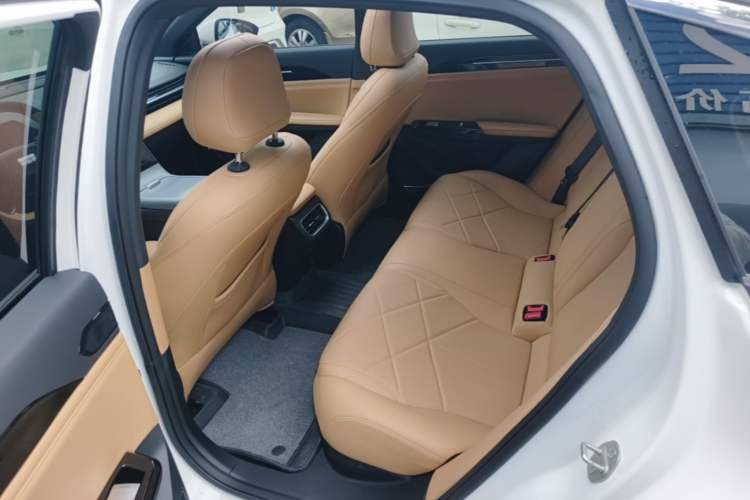 Used Geely Galaxy L6 2024 125km PLUS Dragon Edition Left Rear Seat