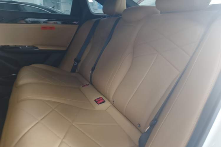 Used Geely Galaxy L6 2024 125km PLUS Dragon Edition Left Rear Seat