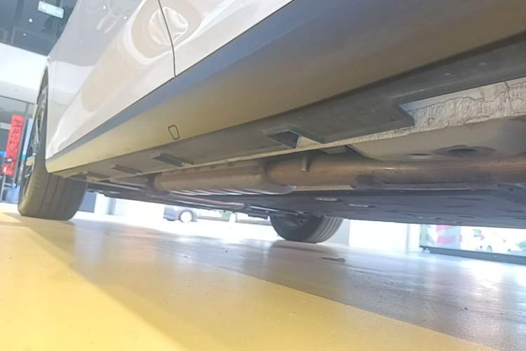Used Geely Galaxy L6 2024 125km PLUS Dragon Edition Left Side Sill