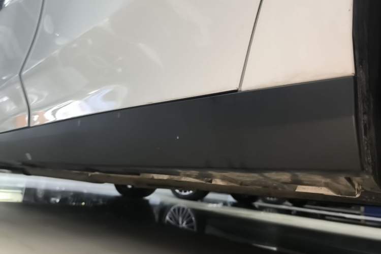 Used Geely Galaxy L6 2024 125km Creative Edition Left Side Sill