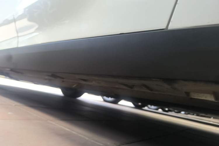 Used Geely Galaxy L6 2024 125km PLUS Dragon Edition Left Side Sill