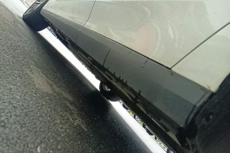 Used Geely Galaxy L6 2024 125km PLUS Dragon Edition Left Side Sill