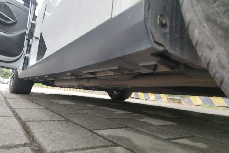 Used Geely Galaxy L6 2024 125km PLUS Dragon Edition Left Side Sill