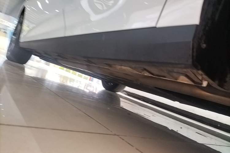 Used Geely Galaxy L6 2024 125km PLUS Dragon Edition Left Side Sill