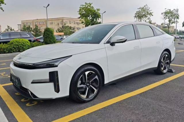 Used Geely Galaxy L6 2024 60km PLUS Dragon Edition