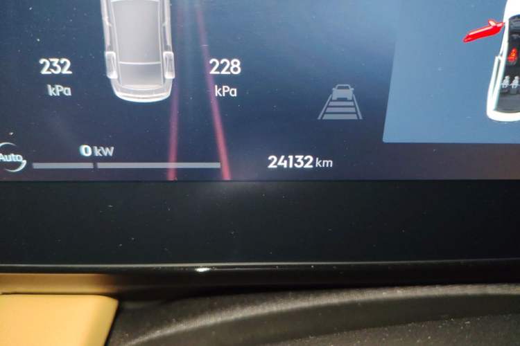 Used Geely Galaxy L6 2024 125km PLUS Dragon Edition Odometer Close Up