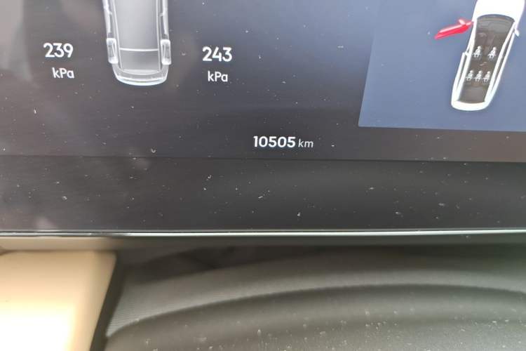 Used Geely Galaxy L6 2024 125km PLUS Dragon Edition Odometer Close Up