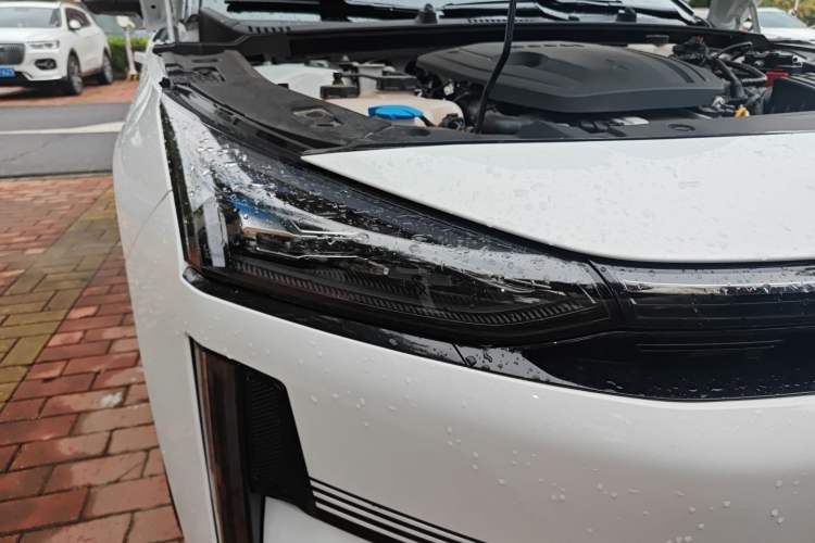 Used Geely Galaxy L6 2024 125km PLUS Dragon Edition Right Front Headlight