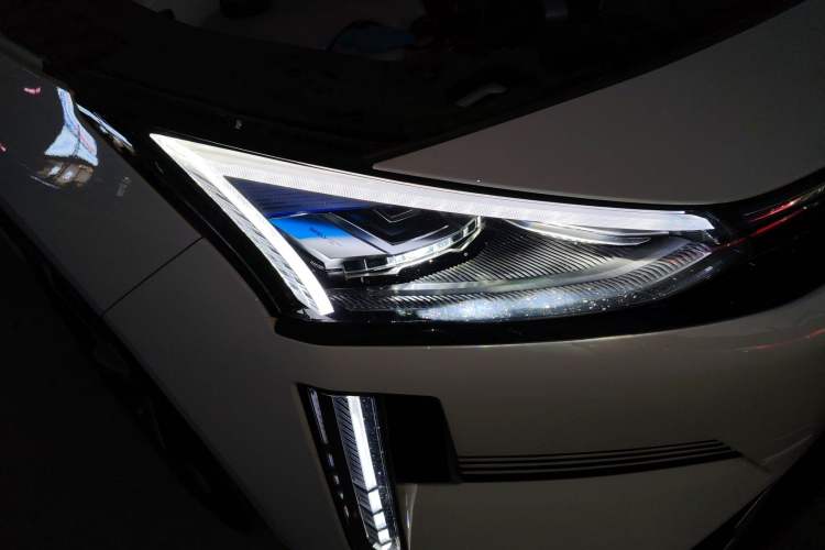 Used Geely Galaxy L6 2024 125km PLUS Dragon Edition Right Front Headlight