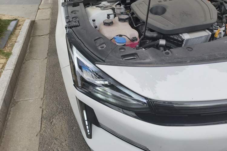 Used Geely Galaxy L6 2024 125km PLUS Dragon Edition Right Front Headlight