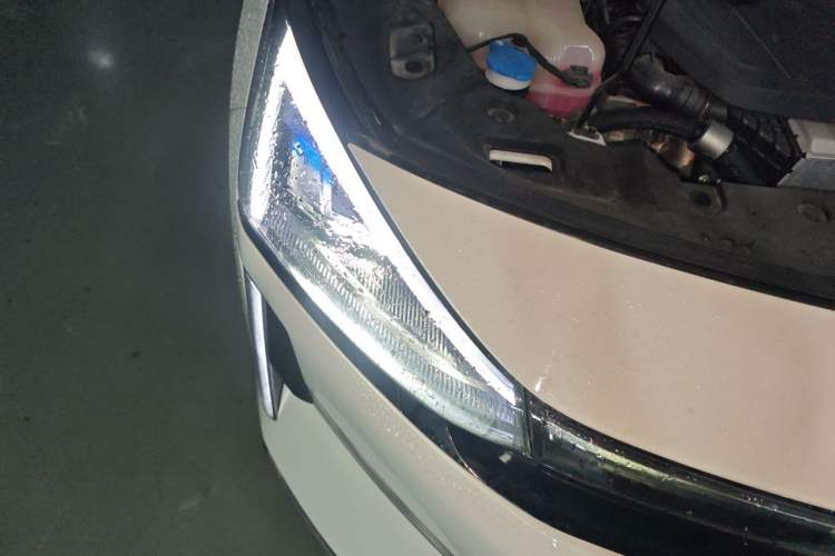 Used Geely Galaxy L6 2024 125km PLUS Dragon Edition Right Front Headlight