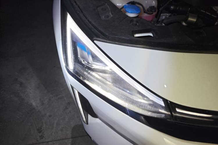 Used Geely Galaxy L6 2024 125km PLUS Dragon Edition Right Front Headlight