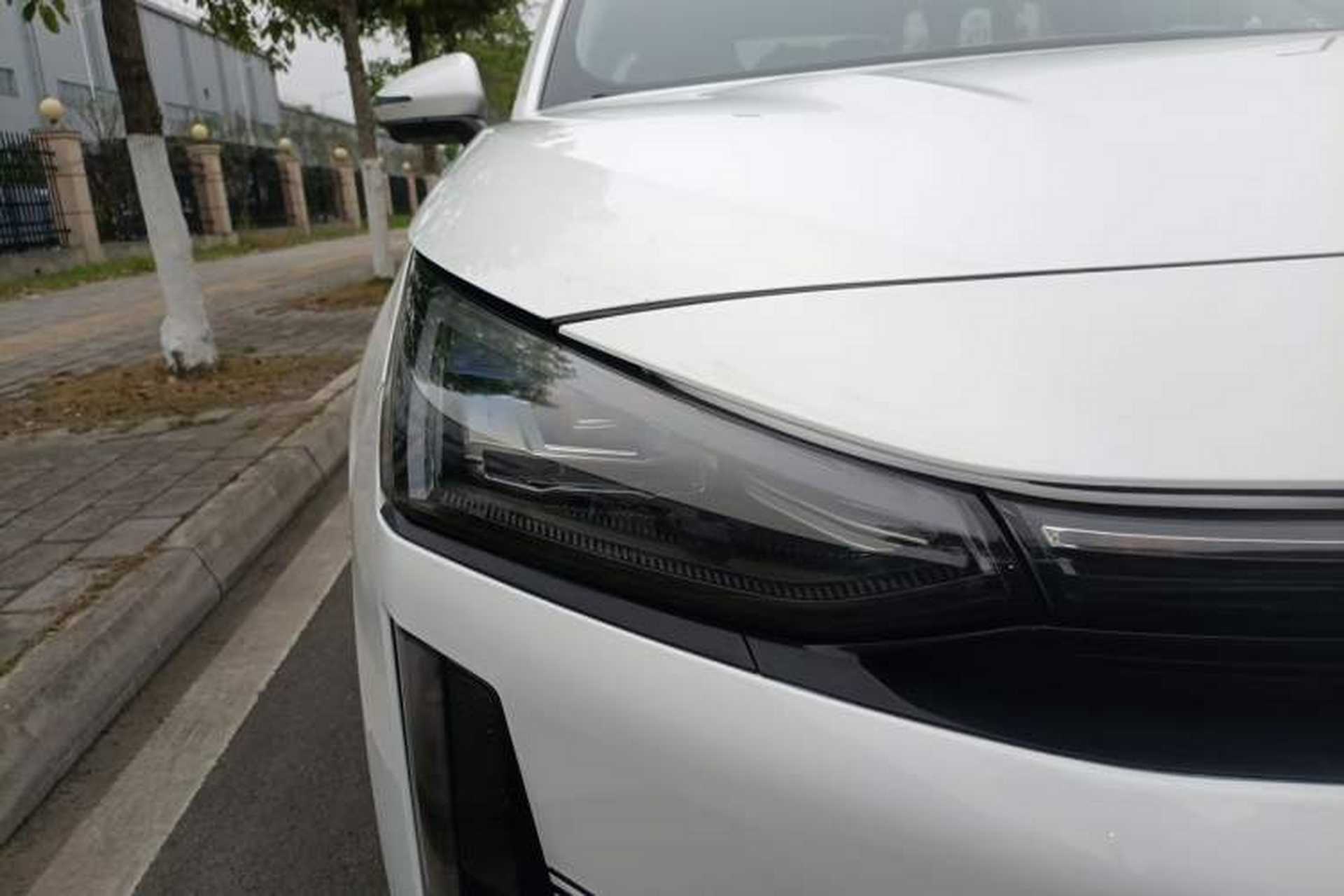 Used Geely Galaxy L6 2024 125km PLUS Dragon Edition Right Front Headlight