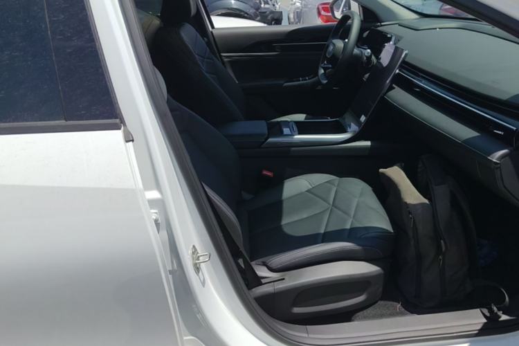 Used Geely Galaxy L6 2024 125km PLUS Dragon Edition Right Front Seat