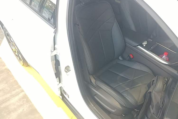 Used Geely Galaxy L6 2024 125km PLUS Dragon Edition Right Front Seat