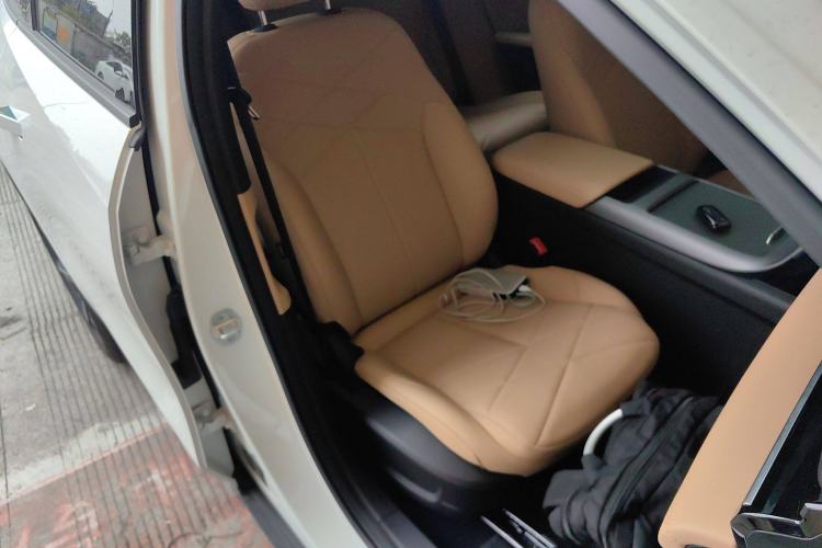 Used Geely Galaxy L6 2024 125km PLUS Dragon Edition Right Front Seat