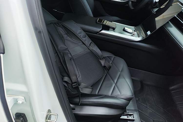 Used Geely Galaxy L6 2024 60km PLUS Dragon Edition Right Front Seat