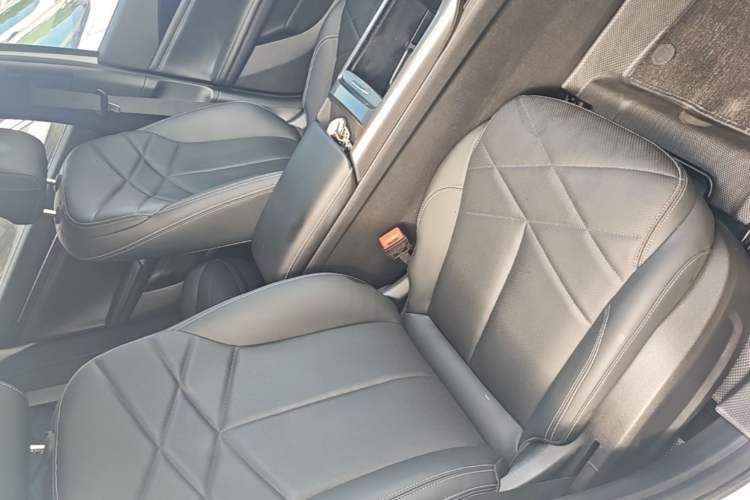 Used Geely Galaxy L6 2024 125km PLUS Dragon Edition Right Front Seat
