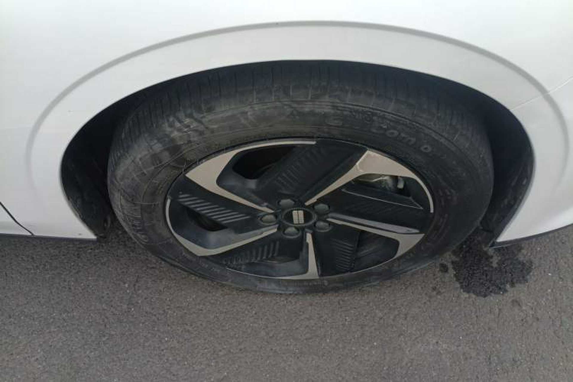 Used Geely Galaxy L6 2024 125km PLUS Dragon Edition Right Front Wheel Hub