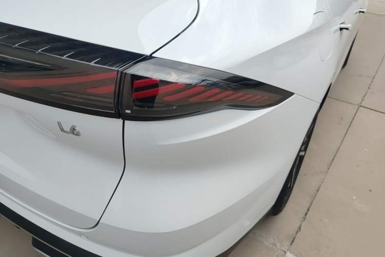 Used Geely Galaxy L6 2024 125km PLUS Dragon Edition Right Rear Taillight