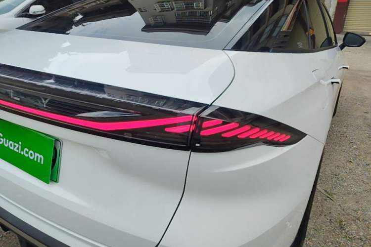 Used Geely Galaxy L6 2024 125km PLUS Dragon Edition Right Rear Taillight