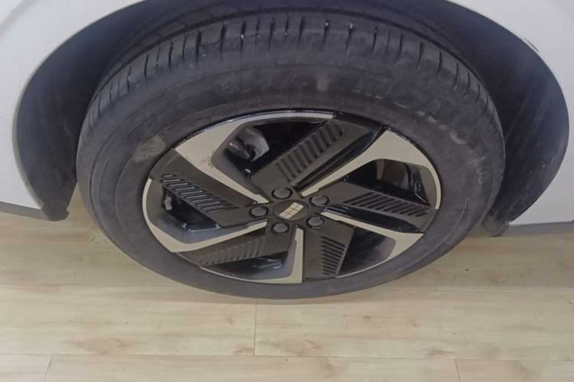 Used Geely Galaxy L6 2024 125km PLUS Dragon Edition Right Rear Wheel Hub