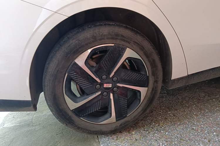 Used Geely Galaxy L6 2024 125km PLUS Dragon Edition Right Rear Wheel Hub