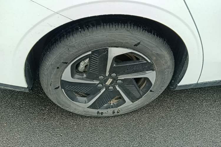 Used Geely Galaxy L6 2024 125km PLUS Dragon Edition Right Rear Wheel Hub