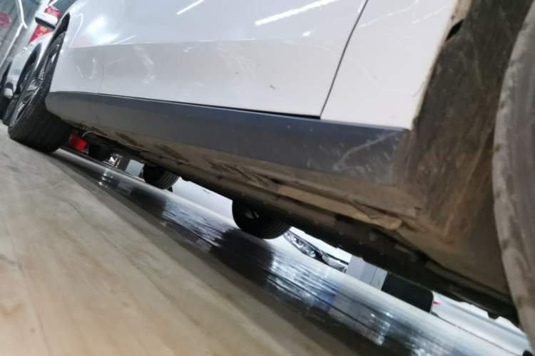 Used Geely Galaxy L6 2024 125km PLUS Dragon Edition Right Side Sill