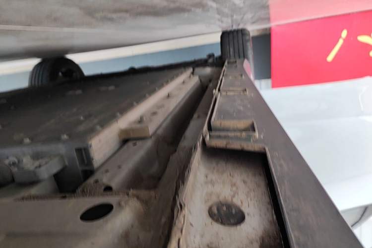 Used Geely Galaxy L6 2024 125km PLUS Dragon Edition Right Side Sill