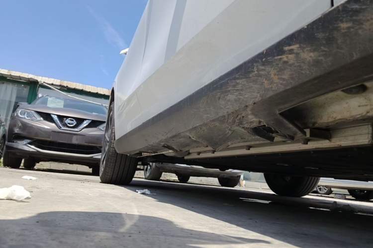Used Geely Galaxy L6 2024 125km PLUS Dragon Edition Right Side Sill