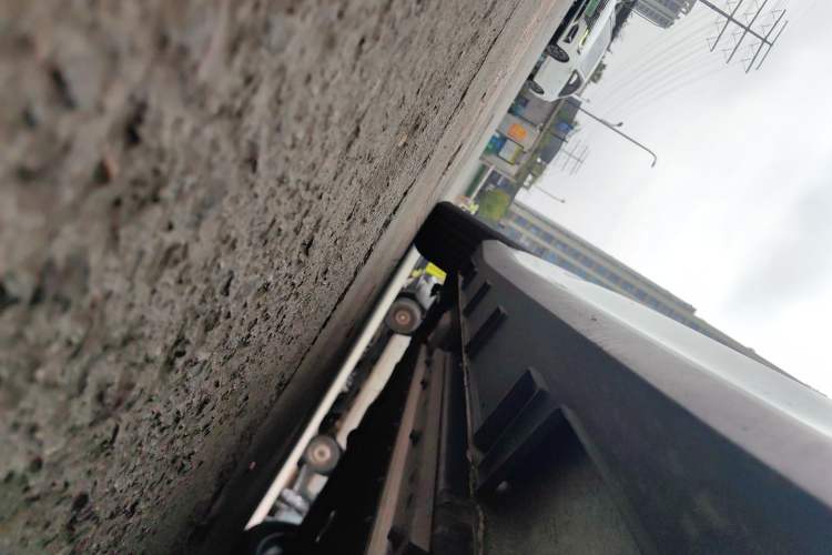 Used Geely Galaxy L6 2024 125km PLUS Dragon Edition Right Side Sill