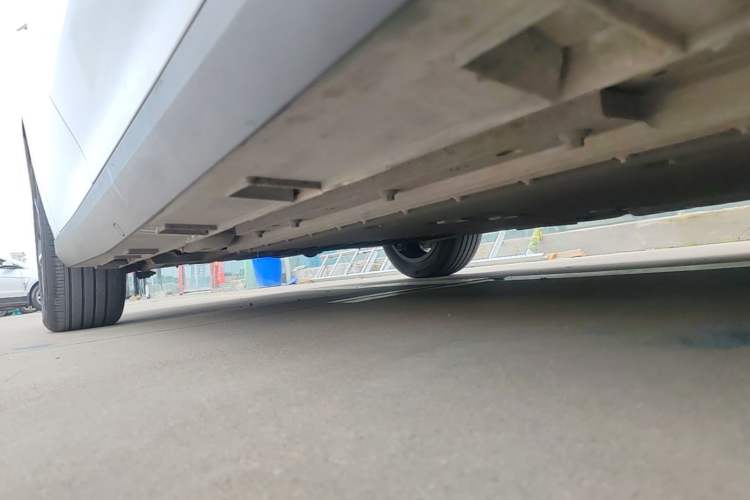 Used Geely Galaxy L6 2024 125km PLUS Dragon Edition Right Side Sill
