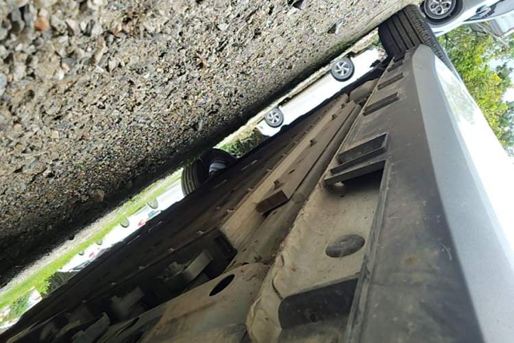 Used Geely Galaxy L6 2024 125km PLUS Dragon Edition Right Side Sill