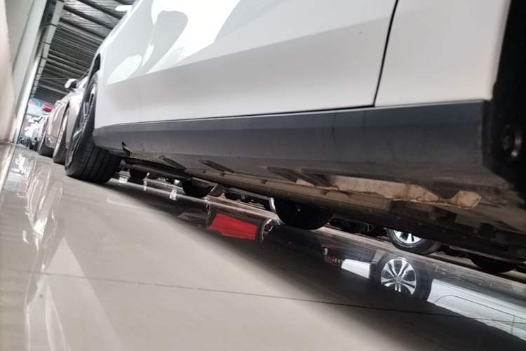 Used Geely Galaxy L6 2024 125km PLUS Dragon Edition Right Side Sill