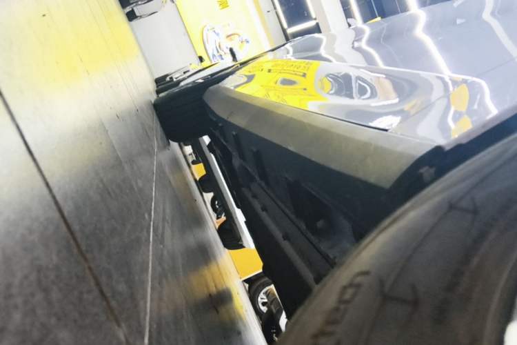 Used Geely Galaxy L6 2024 125km PLUS Dragon Edition Right Side Sill