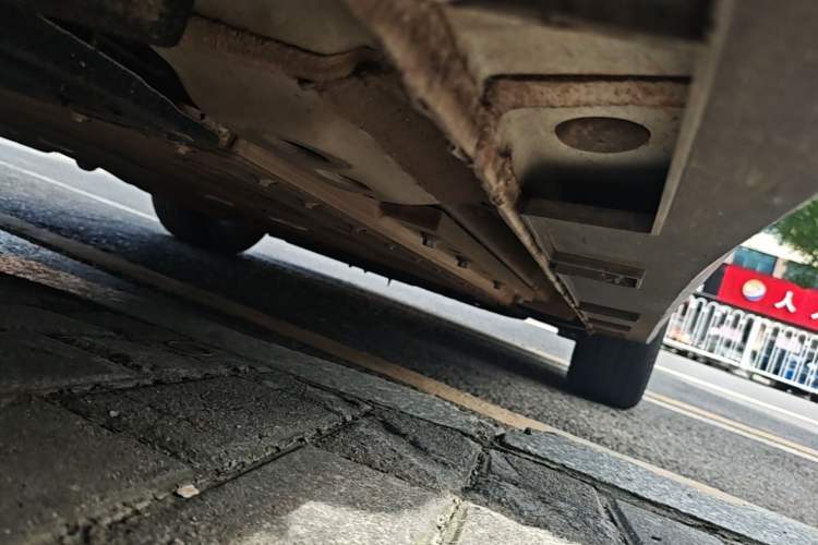 Used Geely Galaxy L6 2024 125km PLUS Dragon Edition Right Side Sill