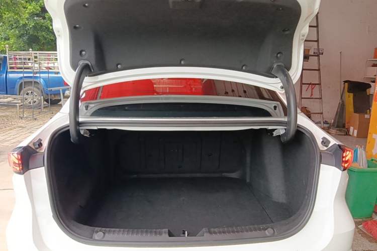 Used Geely Galaxy L6 2024 125km PLUS Dragon Edition Trunk