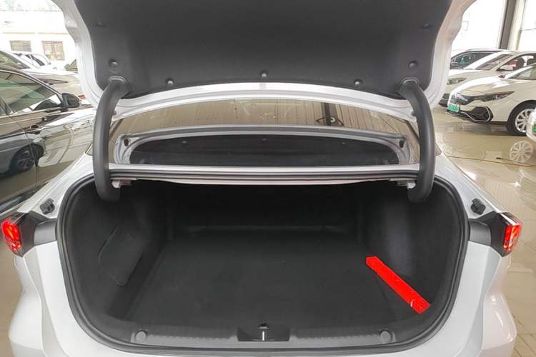 Used Geely Galaxy L6 2024 125km PLUS Dragon Edition Trunk