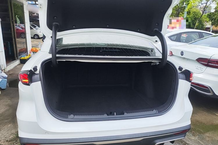 Used Geely Galaxy L6 2024 60km PLUS Dragon Edition Trunk