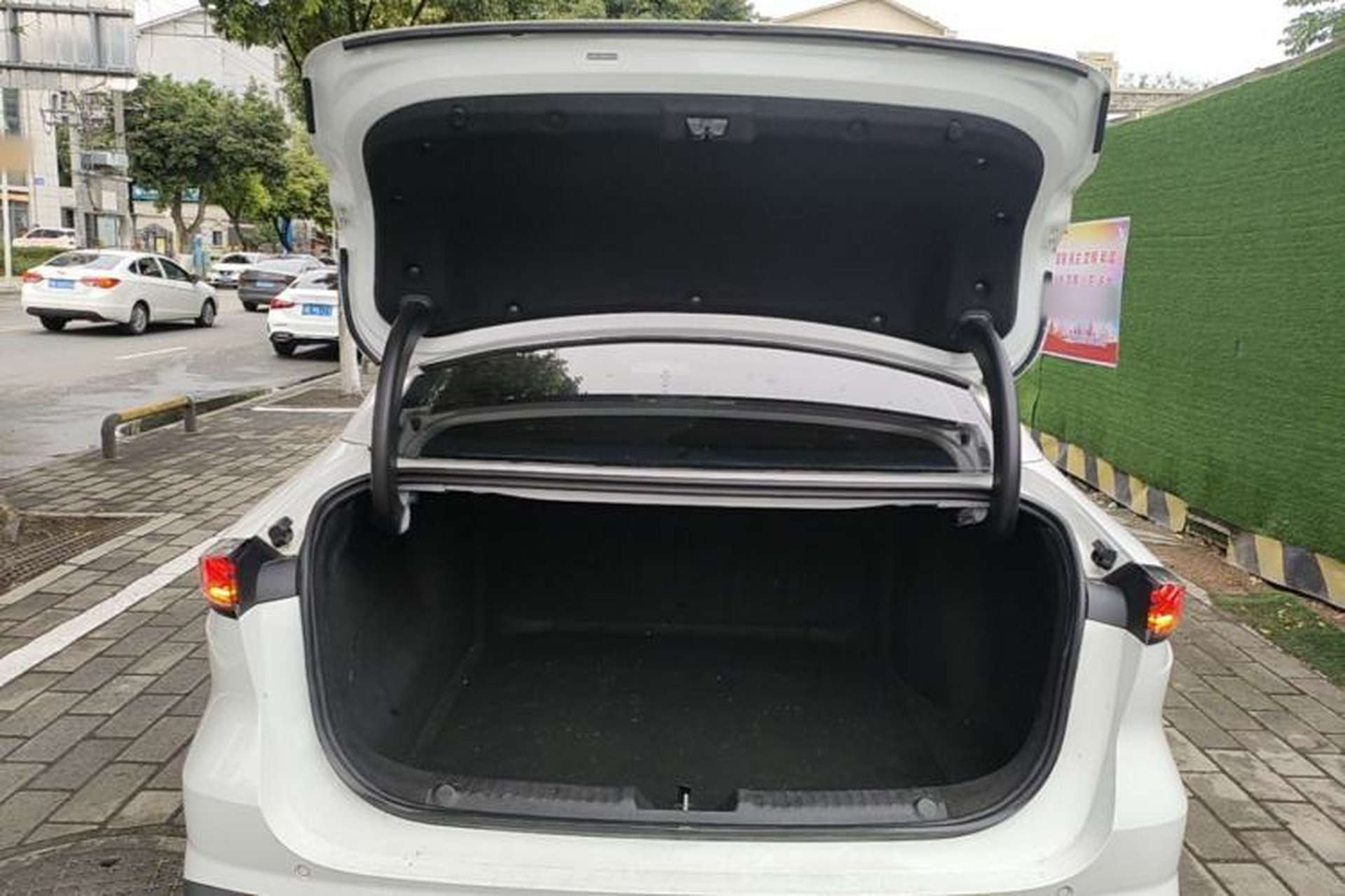 Used Geely Galaxy L6 2024 125km PLUS Dragon Edition Trunk