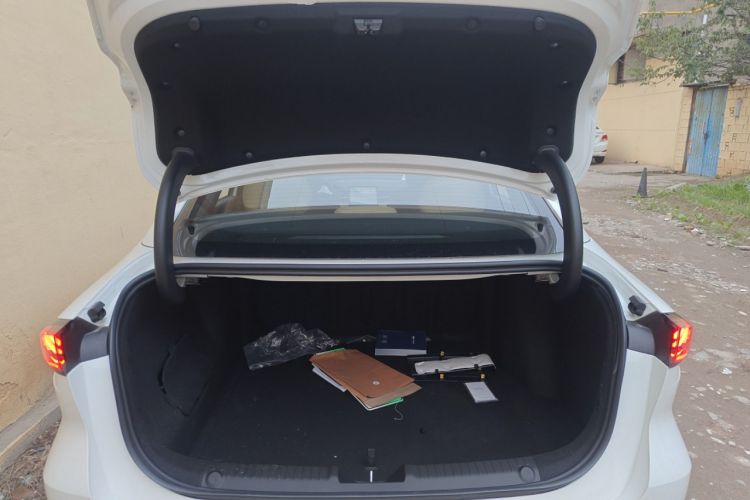 Used Geely Galaxy L6 2024 125km PLUS Dragon Edition Trunk