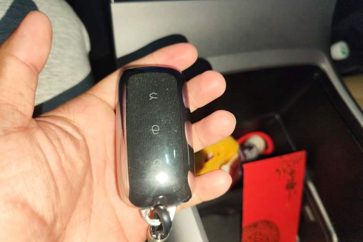 Used Geely Galaxy L6 2024 125km PLUS Dragon Edition Vehicle Key