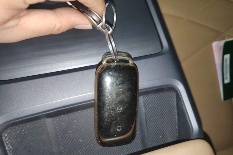 Used Geely Galaxy L6 2024 125km PLUS Dragon Edition Vehicle Key