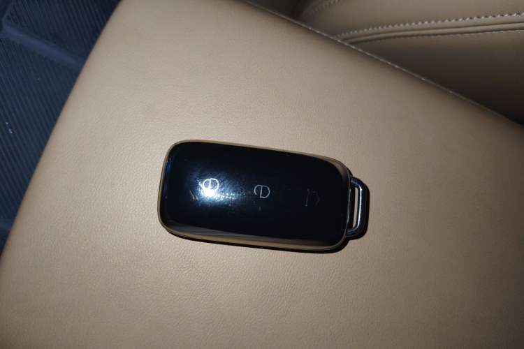 Used Geely Galaxy L6 2024 125km PLUS Dragon Edition Vehicle Key