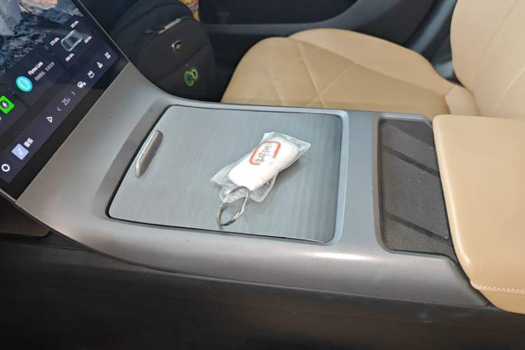 Used Geely Galaxy L6 2024 125km PLUS Dragon Edition Vehicle Key