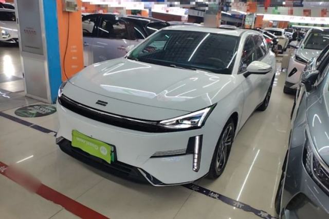 Used Geely Galaxy L6 2024 125km PLUS Dragon Edition