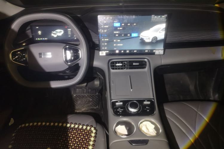 Used Geely Galaxy L6 2025 EM-i 140km Explorer+ Edition Center Console