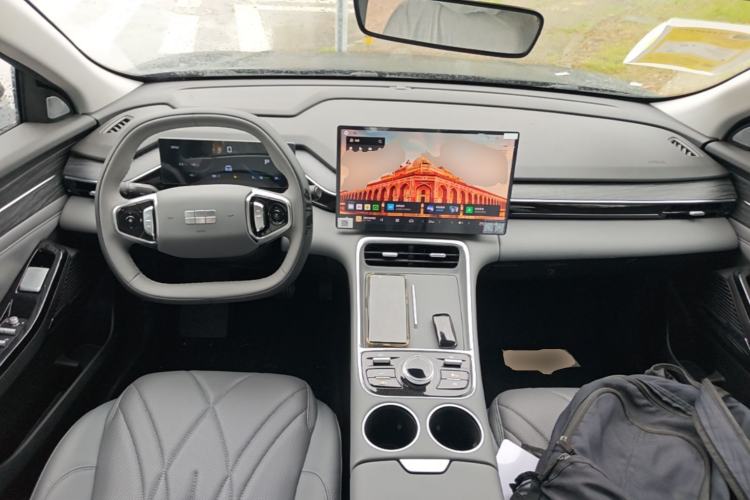 Used Geely Galaxy L6 2025 EM-i 60km Exploration Edition Center Console